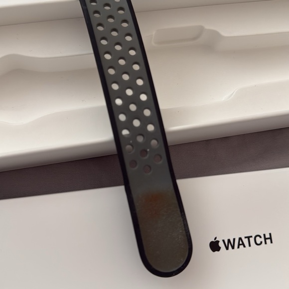 Apple Watch Series 3 42MM Aluminum case free cover - Picture 9 of 17